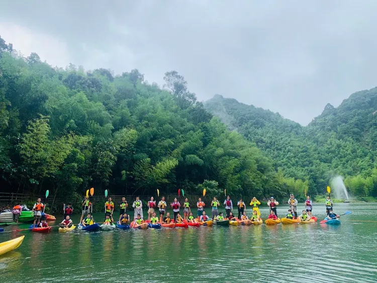 「千泷沟瀑布」水上团建皮划艇，体验小众国风美景